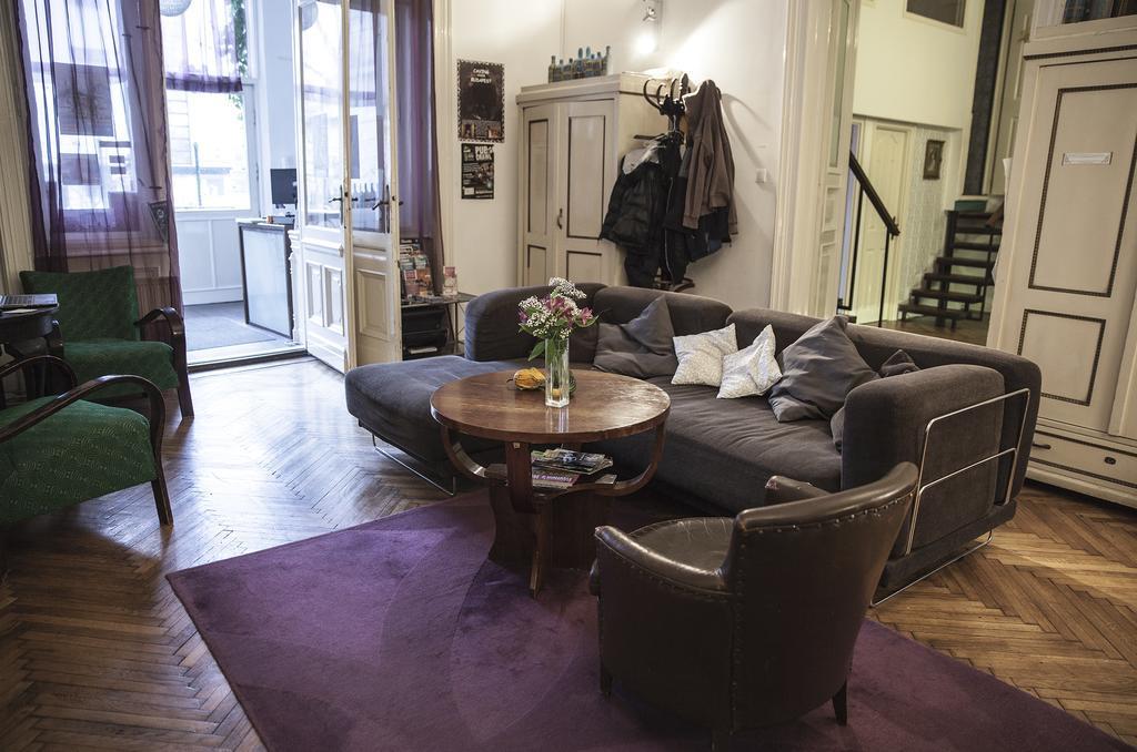 Baroque & Coworking Хостел