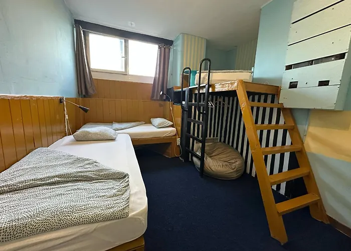 Baroque Hostel & Coworking