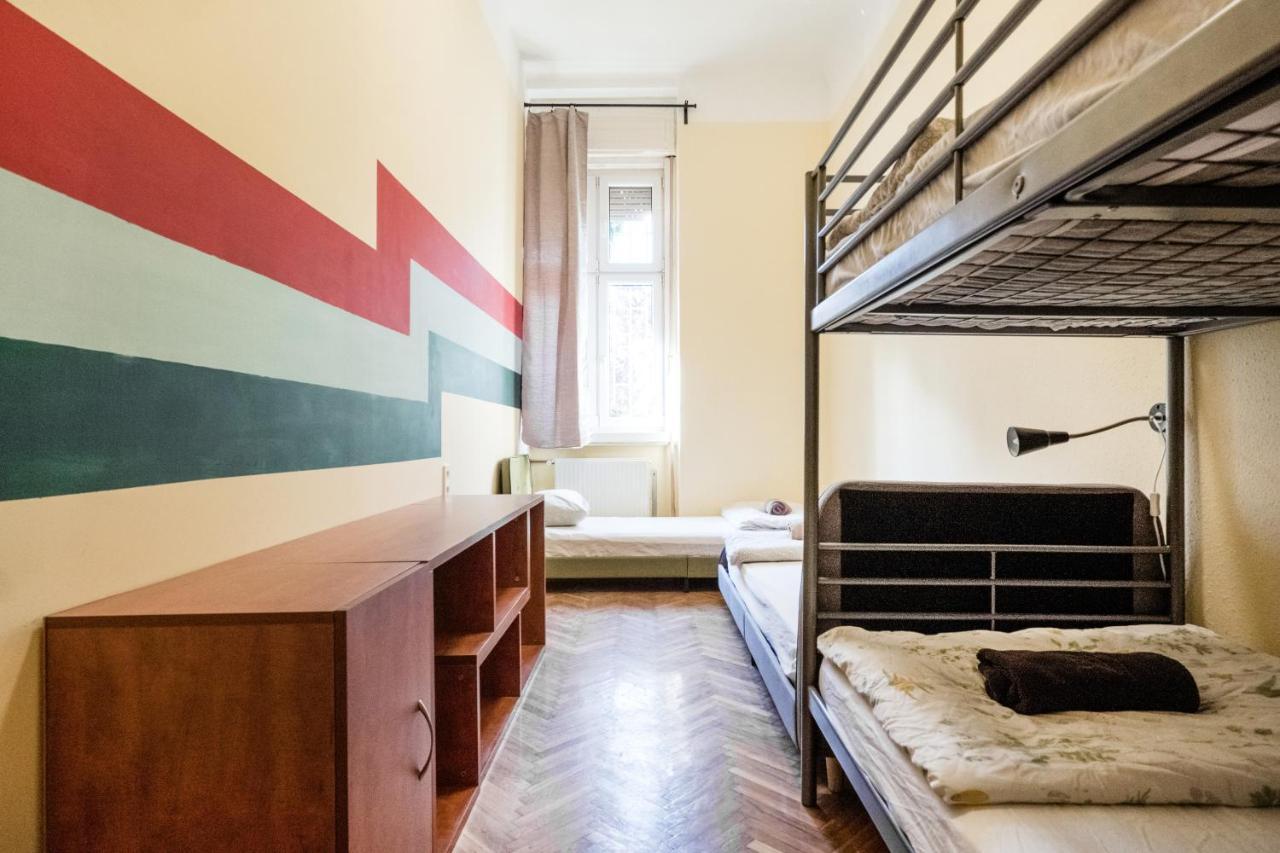 Hostel Baroque & Coworking *